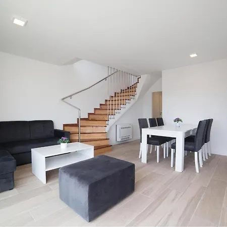 Apartment Three-bedroom In