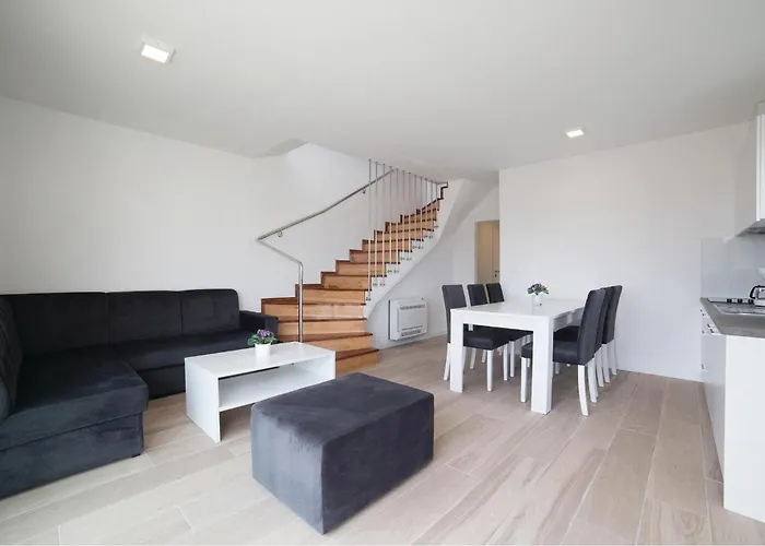 Apartment Three-bedroom In