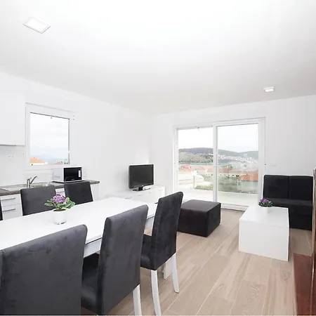 Beautiful In With Kitchen Apartment Trogir