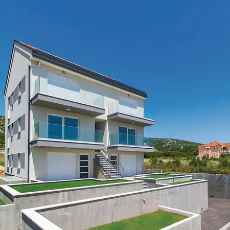 公寓 Awesome Apartment In Trogir With Wifi