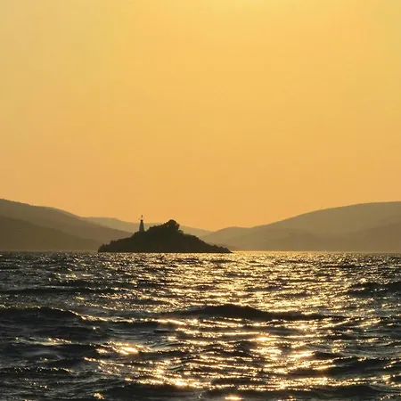 公寓 Awesome Apartment In Trogir With Wifi