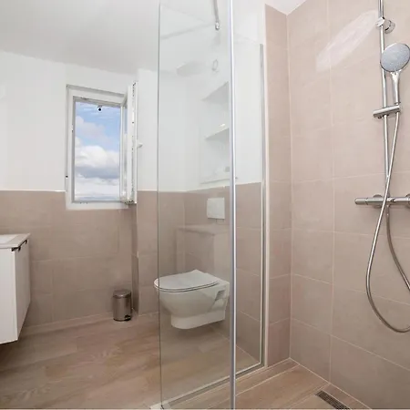 Daire Three-bedroom In *
